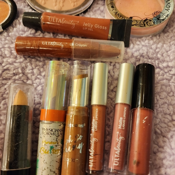 Multiple makeup kit - Picture 12 of 16